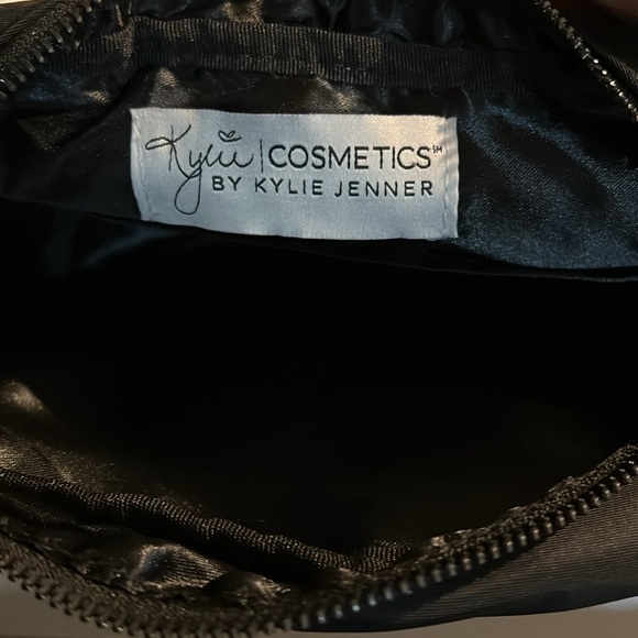 Kylie Cosmetics makeup bag - Picture 3 of 3